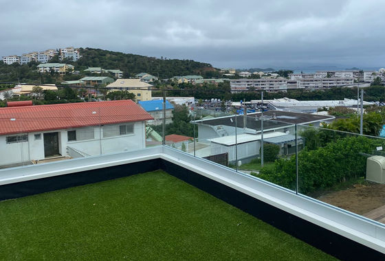 SGCC vidrio templado U Canal de vidrio balaustrada estructura estable luz LED