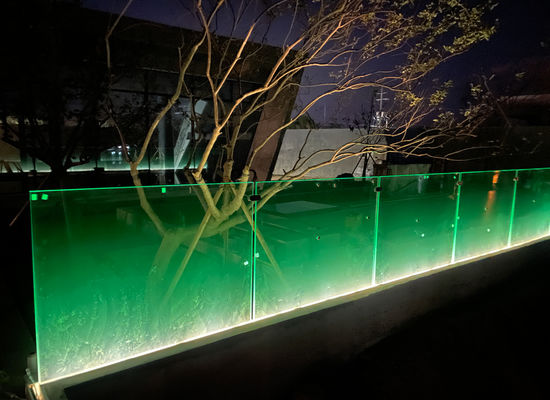 12 mm Escalera sin marco de vidrio Balcón barandilla canal U con luz LED