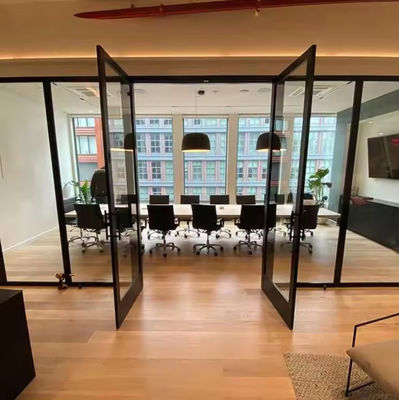 Cuadro de aluminio de trabajo pesado Puerta oscilante Termal de ruptura Fácil mantenimiento