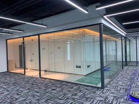 Seguridad Puerta oscilante de marco de aluminio personalizada con revestimiento de fluorocarbono