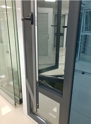 Ventanas de aluminio moderno de oscilación de larga duración.