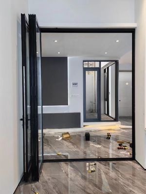 Puerta corredera de aluminio de corte térmico resistente al polvo con vidrio templado