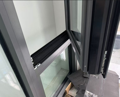 Ventana de aluminio con ventana de oscilación Fluorocarbono pulverizado con vidrio laminado
