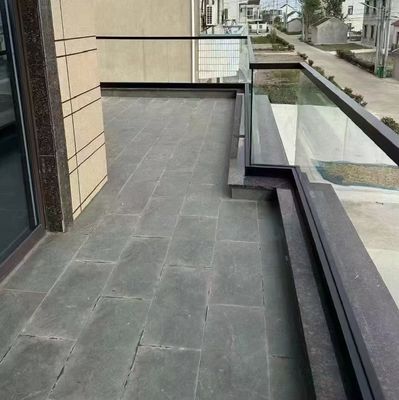 Sistema de barandillas de vidrio sin marco de cubierta exterior con grilleta en la parte superior de vidrio