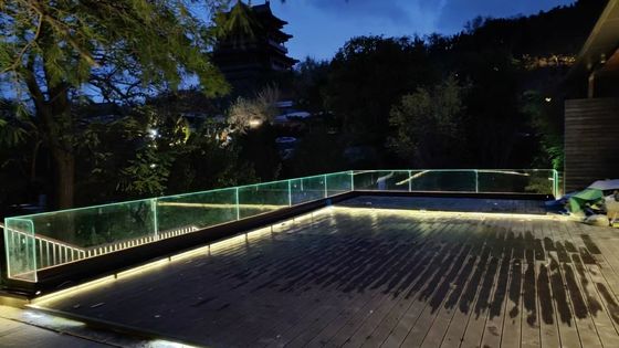 Balaustrada de vidrio de aluminio de canal U con luz LED para balcón exterior