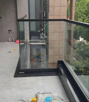 Barandillas de vidrio de aluminio versátil en el canal U Barandillas de vidrio de aluminio en el interior Balaustrada