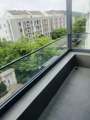 Diseño moderno Balaustrada de vidrio de canal U transparente con vidrio templado