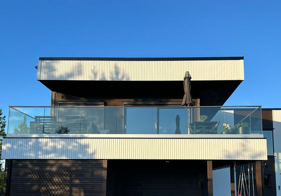 LED luz barandilla de vidrio de aluminio modernos diseños de barandilla sin marco vidrio templado barandilla de balcón exterior