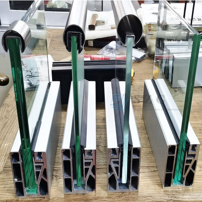 Barrera de vidrio de aluminio de seguridad transparente con baranda de vidrio de aluminio en polvo