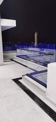 Barandillas de vidrio de aluminio moderno de canal U Barandillas de balcón de vidrio sin marco personalizadas