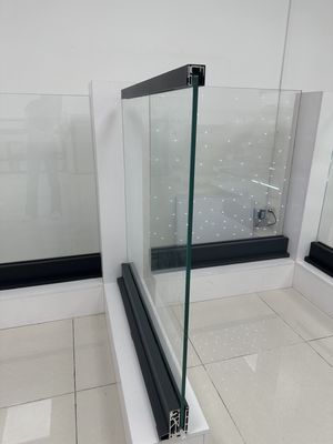 Balaustrada de vidrio de aluminio de canal U resistente a la intemperie para exteriores