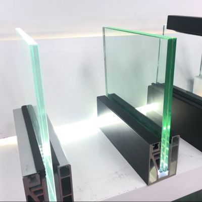 Sistema de canal U de vidrio de balcón templado estable con grilleta de aluminio