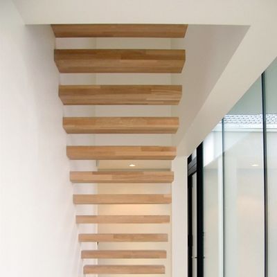 Escaleras de vidrio flotantes personalizables Diseño duradero y elegante con barandillas de acero inoxidable de satén / espejo