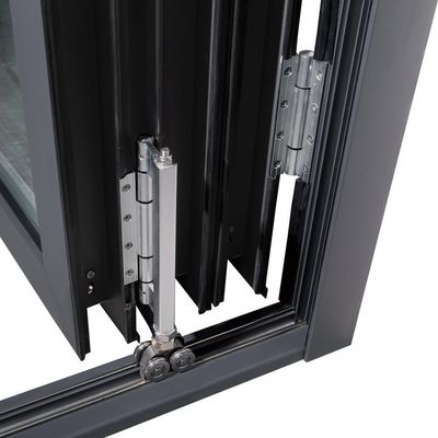 Ventanas plegables de aluminio y vidrio templado en roble dorado para centros de convenciones