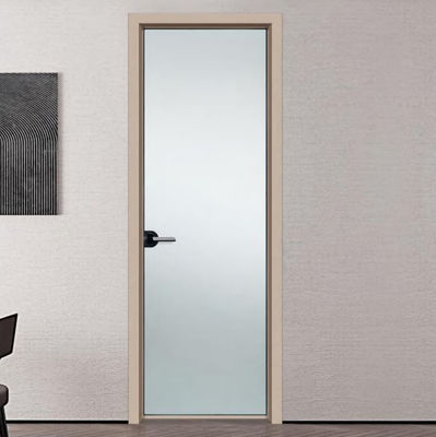 Puerta batiente de aluminio duradero con marco de aleación de aluminio 6063-T5 y más de 5 años de garantía para temperaturas extremas