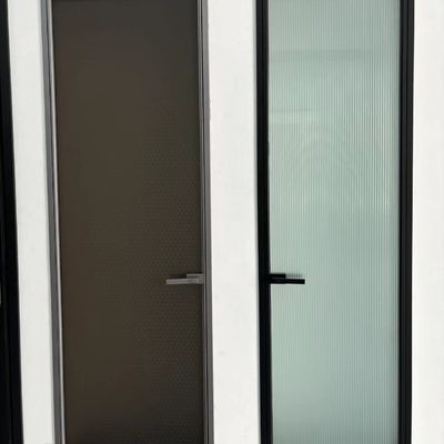 Y/N Puerta oscilante de aluminio con doble acristalamiento transparente templado y candado magnético