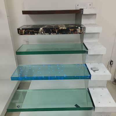 OEM/ODM Escalera de vidrio de diseño elegante personalizado con barandilla de vidrio y led automático