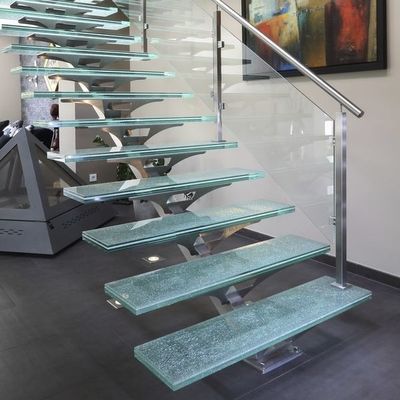 OEM/ODM Escalera de vidrio de diseño elegante personalizado con barandilla de vidrio y led automático