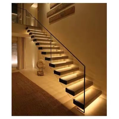 Escalera flotante de madera de haya personalizada con barandilla de vidrio y luces LED