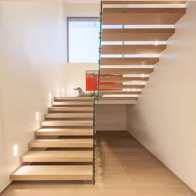Escalera de madera de roble blanco segura y duradera recta en forma de L en forma de U tipo de división o espiral