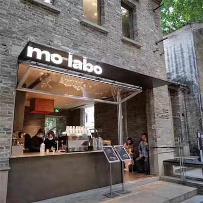 Ventana de aluminio vertical de doble plegado de alta eficiencia energética con vidrio y marco personalizados