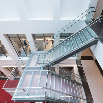 Barandilla de vidrio con canal en U de aluminio personalizable con altura y tamaño personalizados para uso en interiores/exteriores