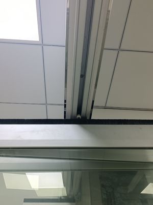 Resistencia a los tifones Vidrio templado puerta doble de alta seguridad personalizable