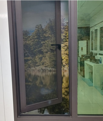 Ventanas de aluminio moderno de oscilación de larga duración.