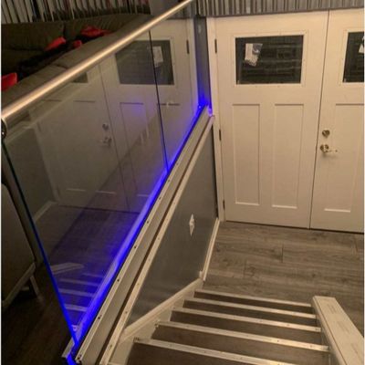 Barandillas de vidrio coloridas de luz LED con vidrio laminado de 8-16 mm y garantía de más de 5 años