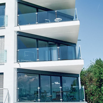 Panel de vidrio de construcción sin marco de aluminio plano curvado, balcón de vidrio de balaustrada Sistema de correa